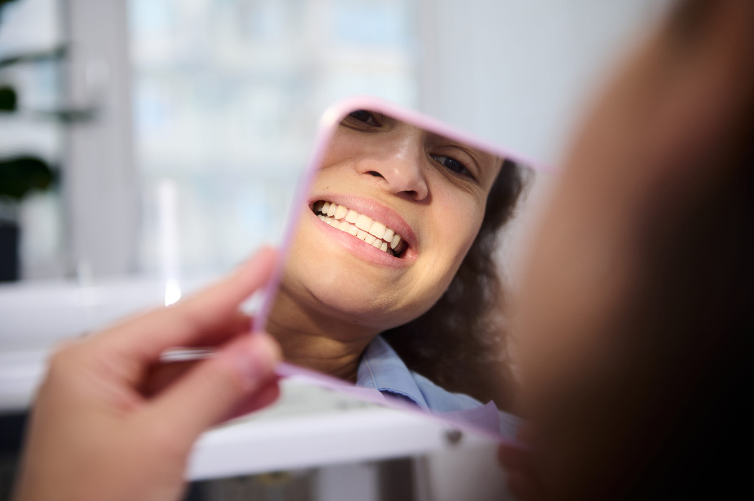 Dental Implants Vs Dentures: Which Tooth Replacement Lasts Longer?