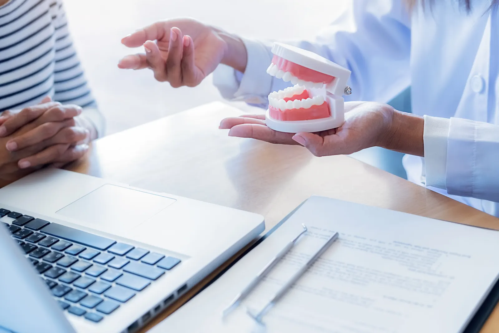Immediate Dentures Vs Waiting For Healing: Pros And Cons
